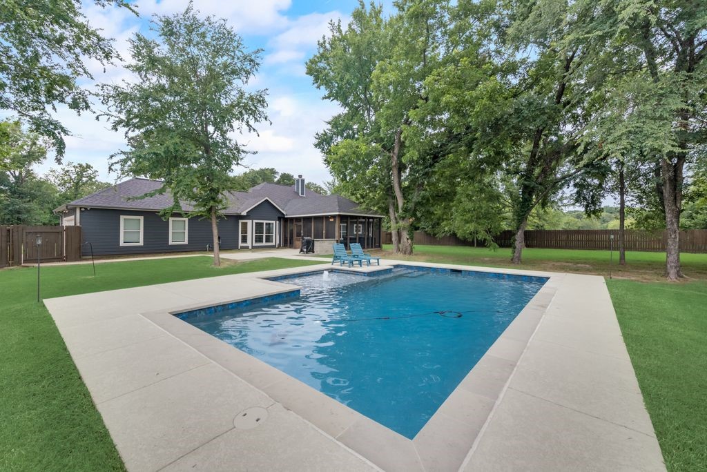 733 Waters Edge Drive