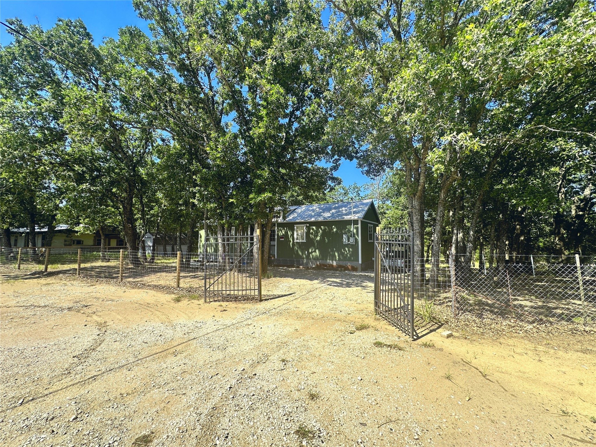 127 NW County Road 3175