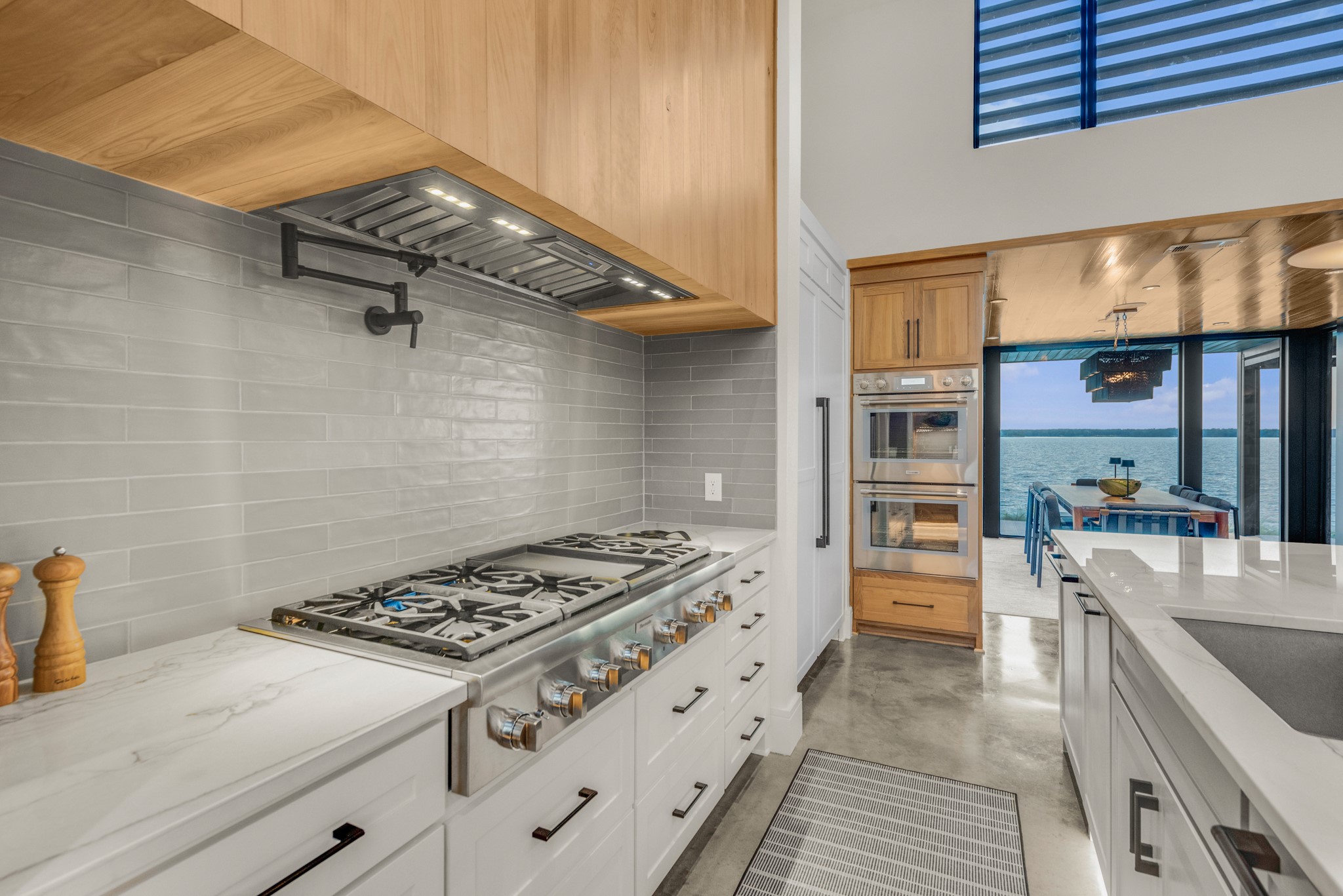 2240 Lake View Landing