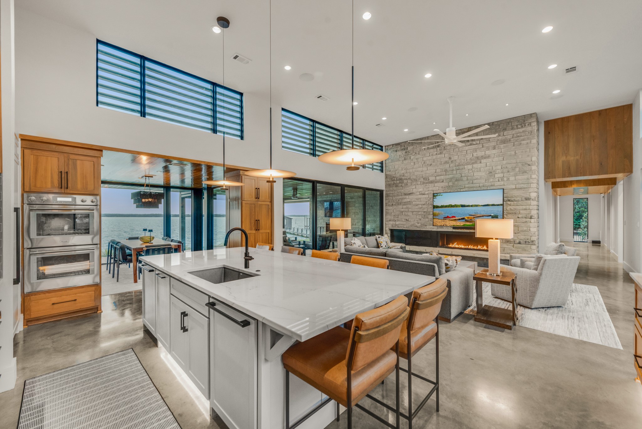 2240 Lake View Landing