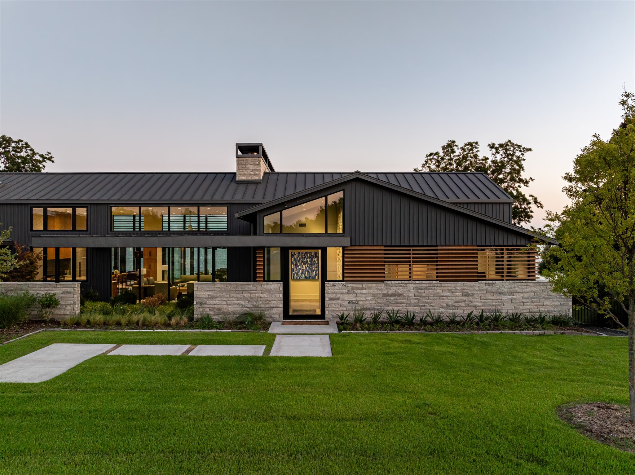 2240 Lake View Landing