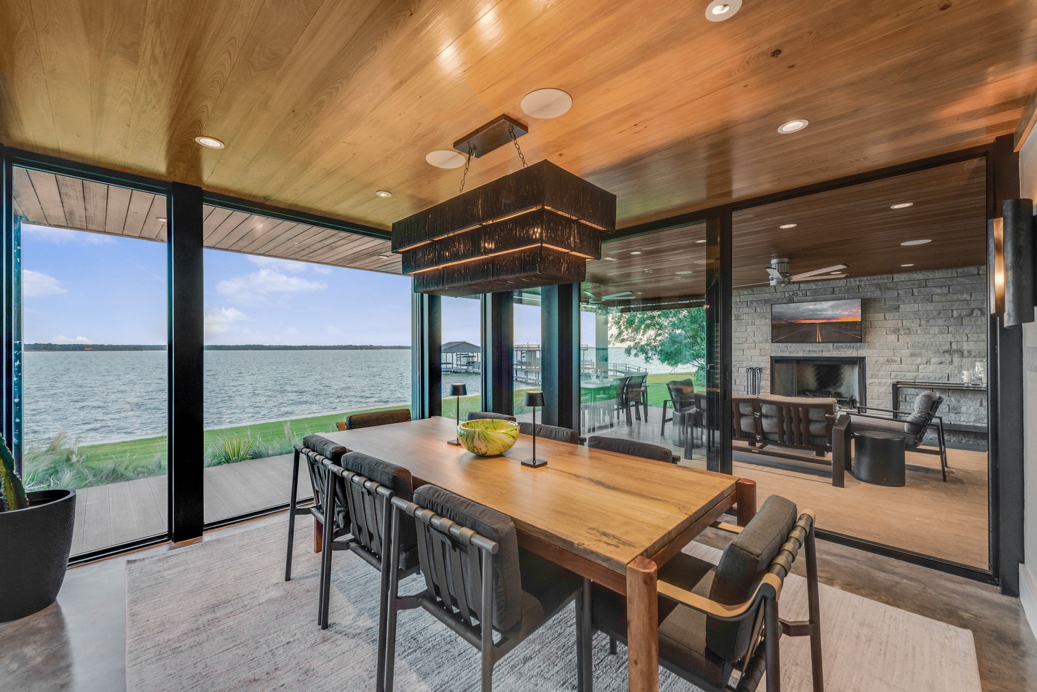 2240 Lake View Landing