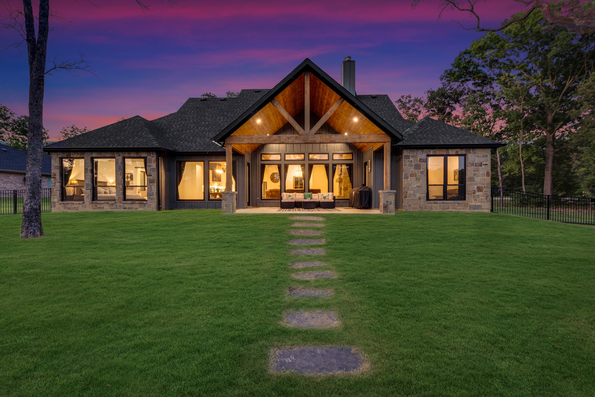 812 Waters Edge Drive