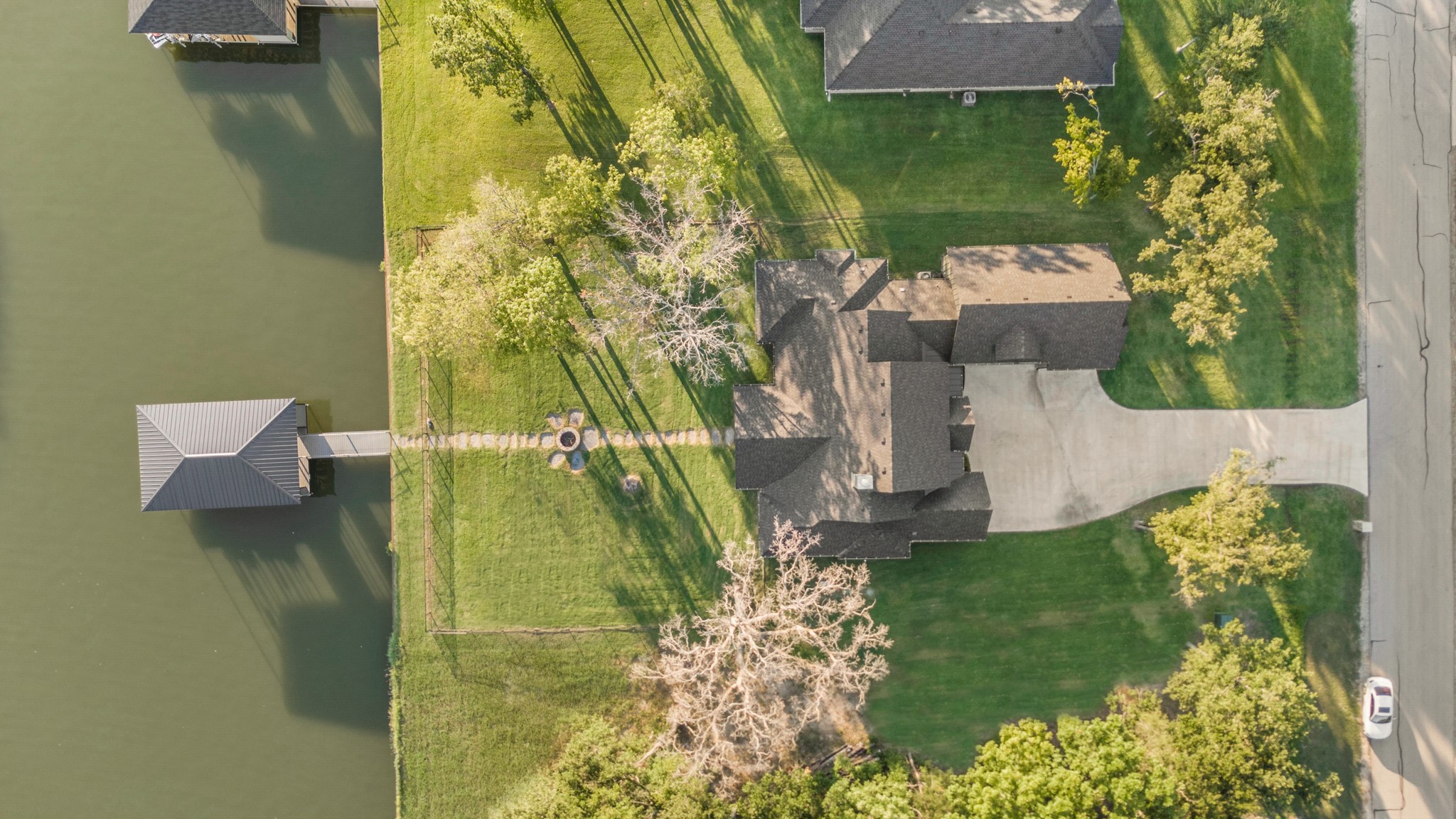 812 Waters Edge Drive