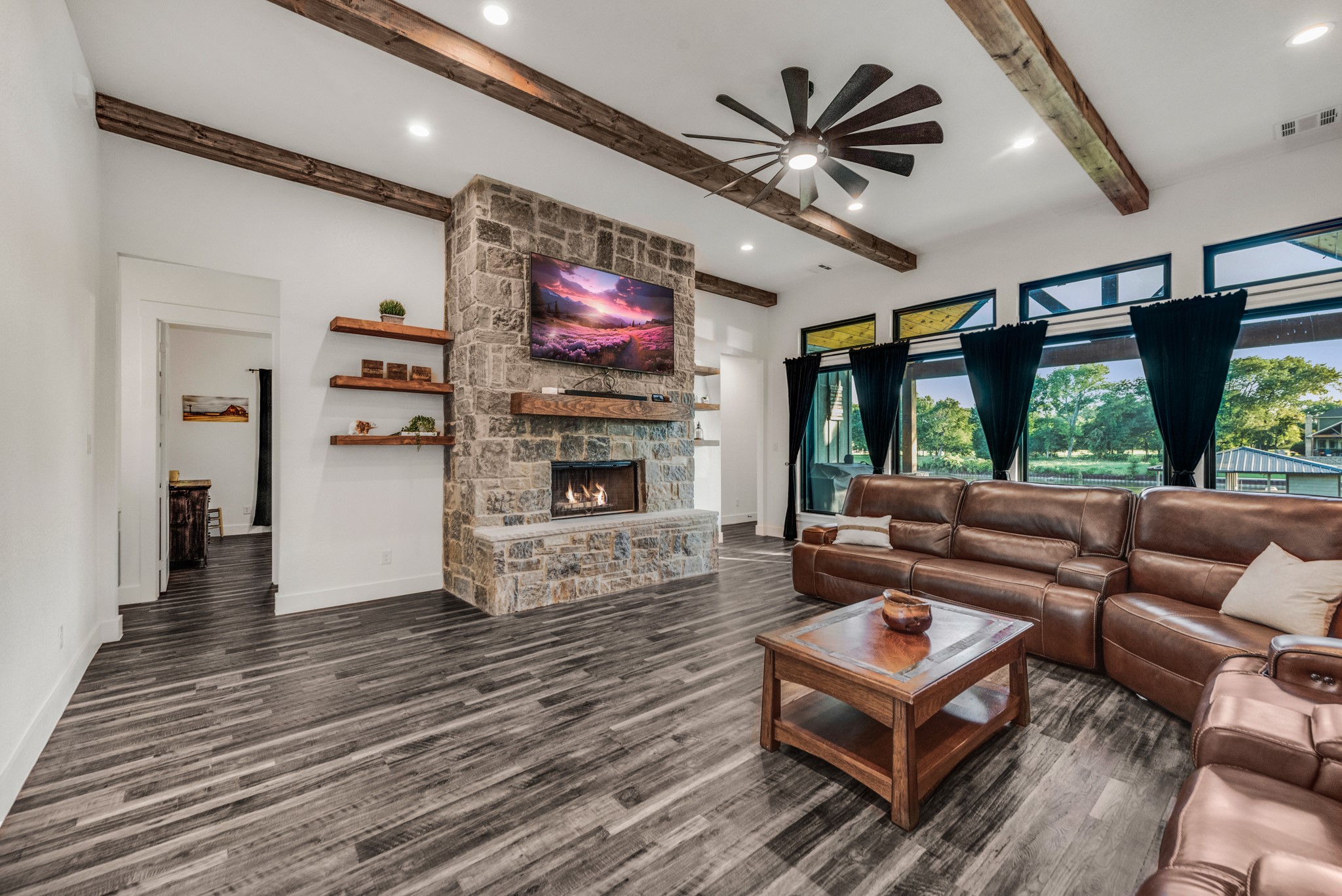 812 Waters Edge Drive
