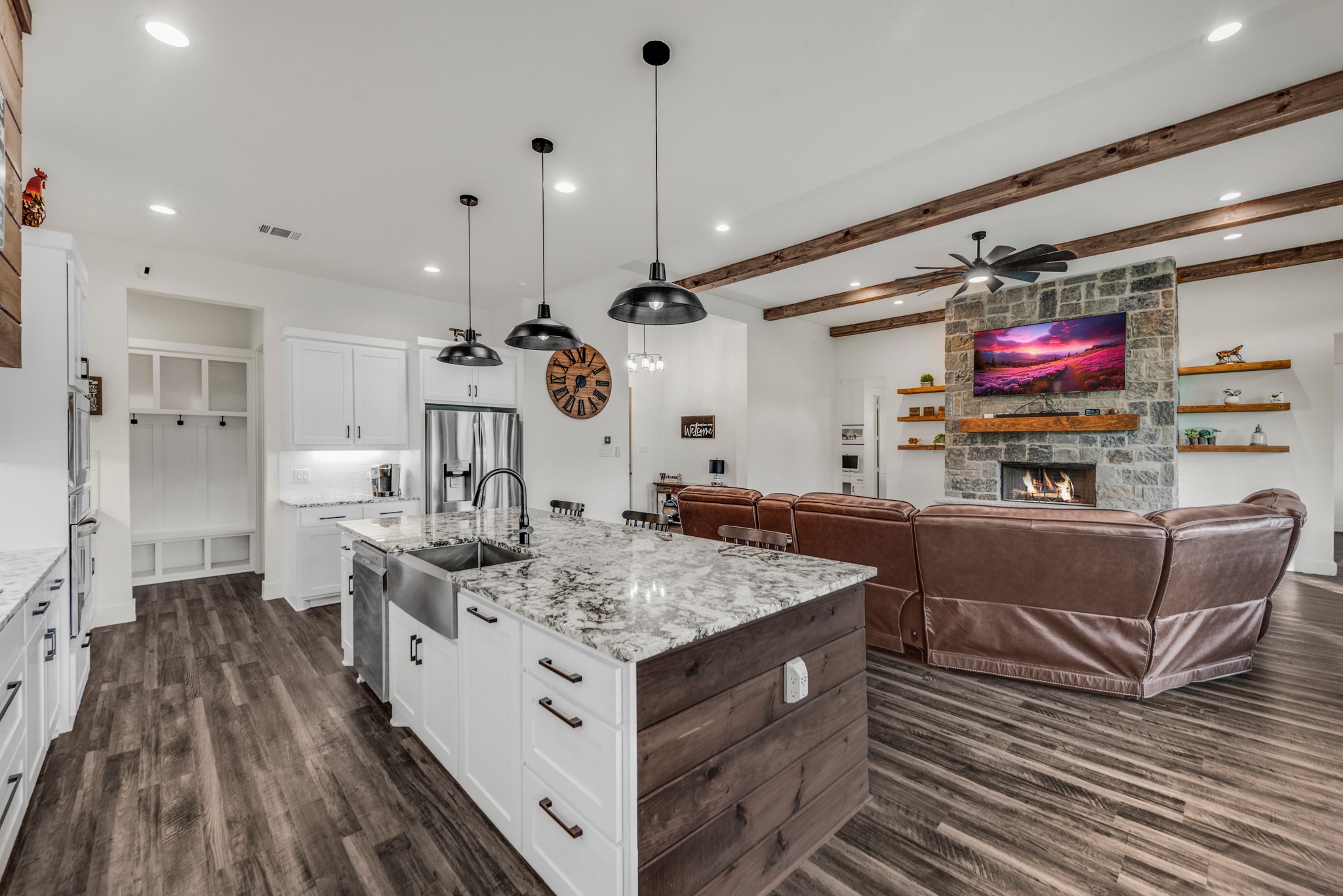 812 Waters Edge Drive