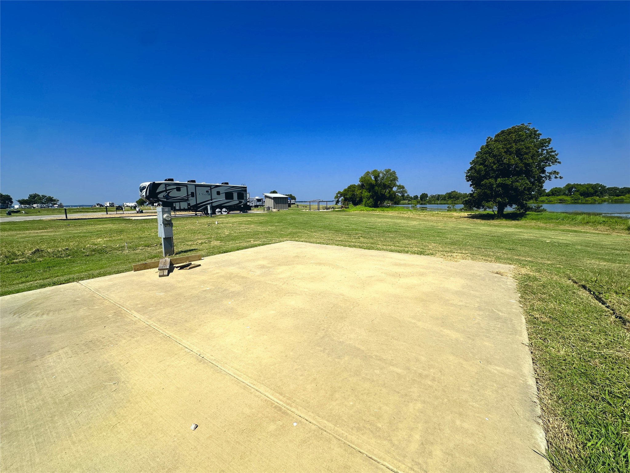 5086 Waterfront Road