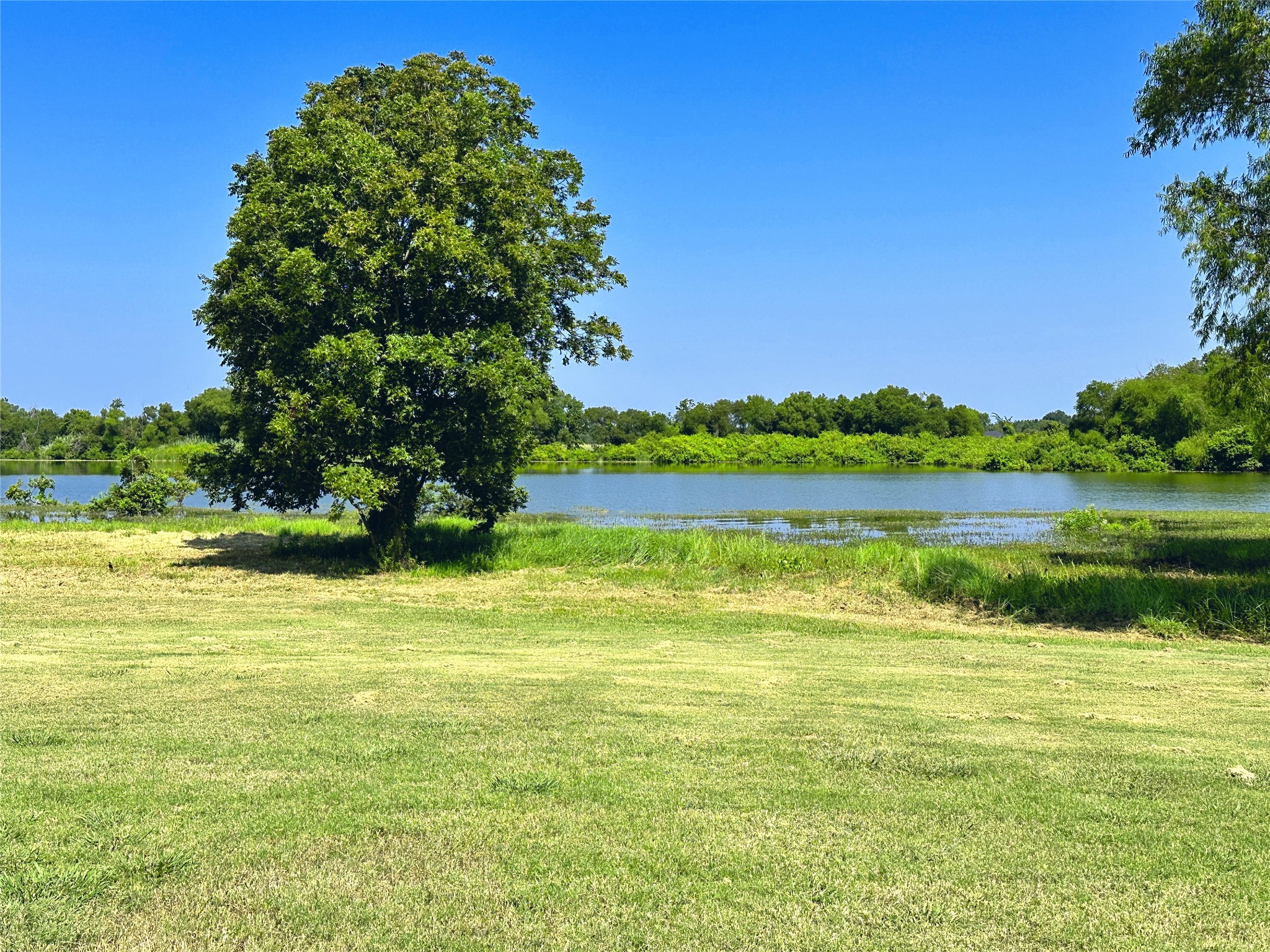 5086 Waterfront Road