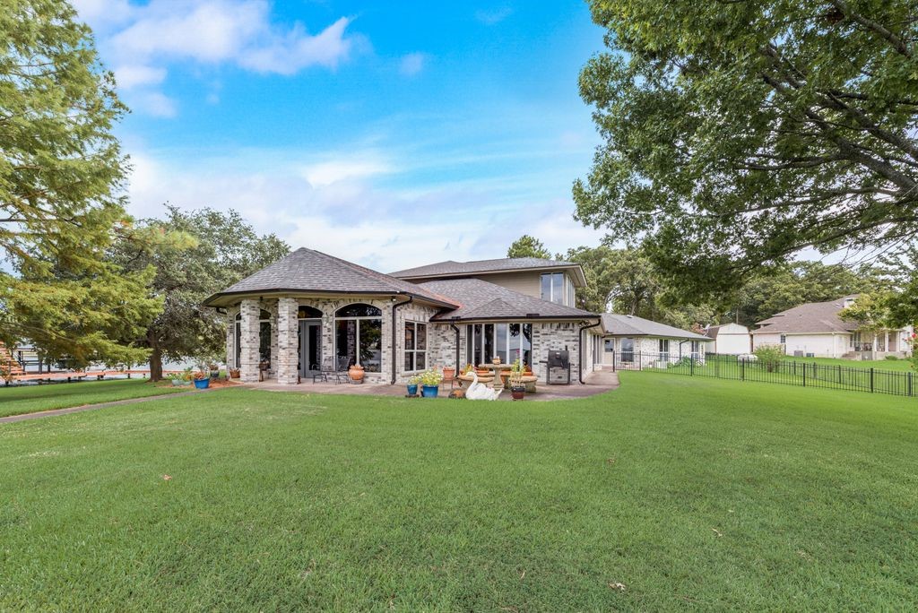 340 Knights Circle
