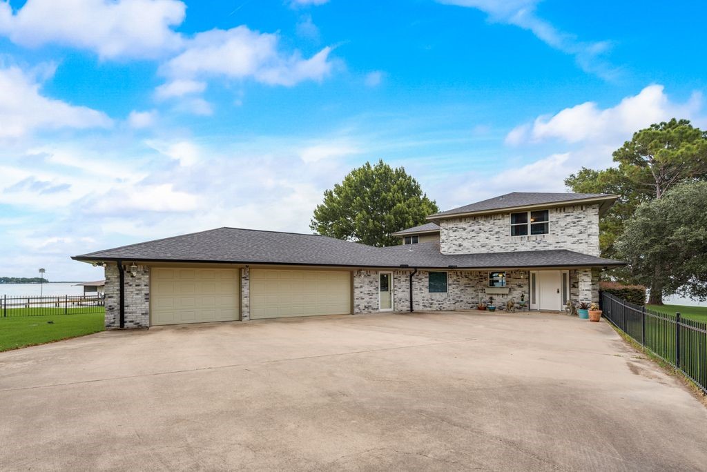 340 Knights Circle