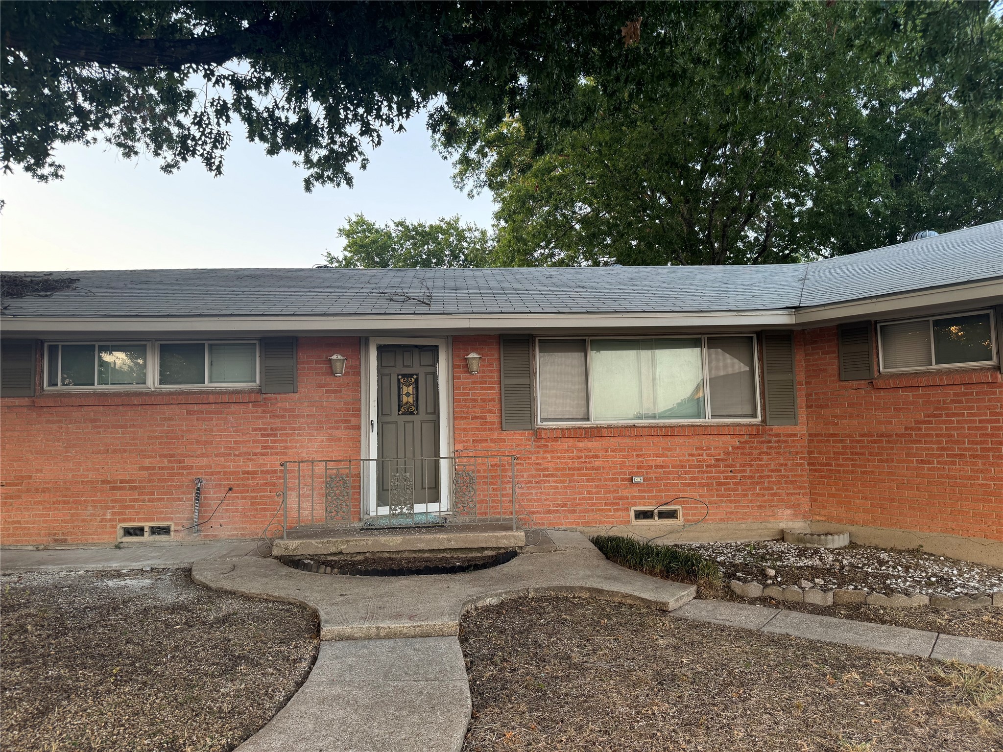 1406 Country Club Road
