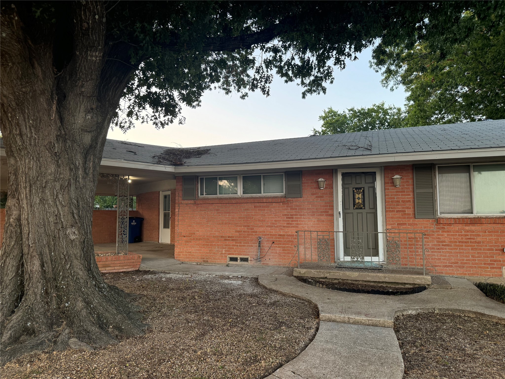 1406 Country Club Road