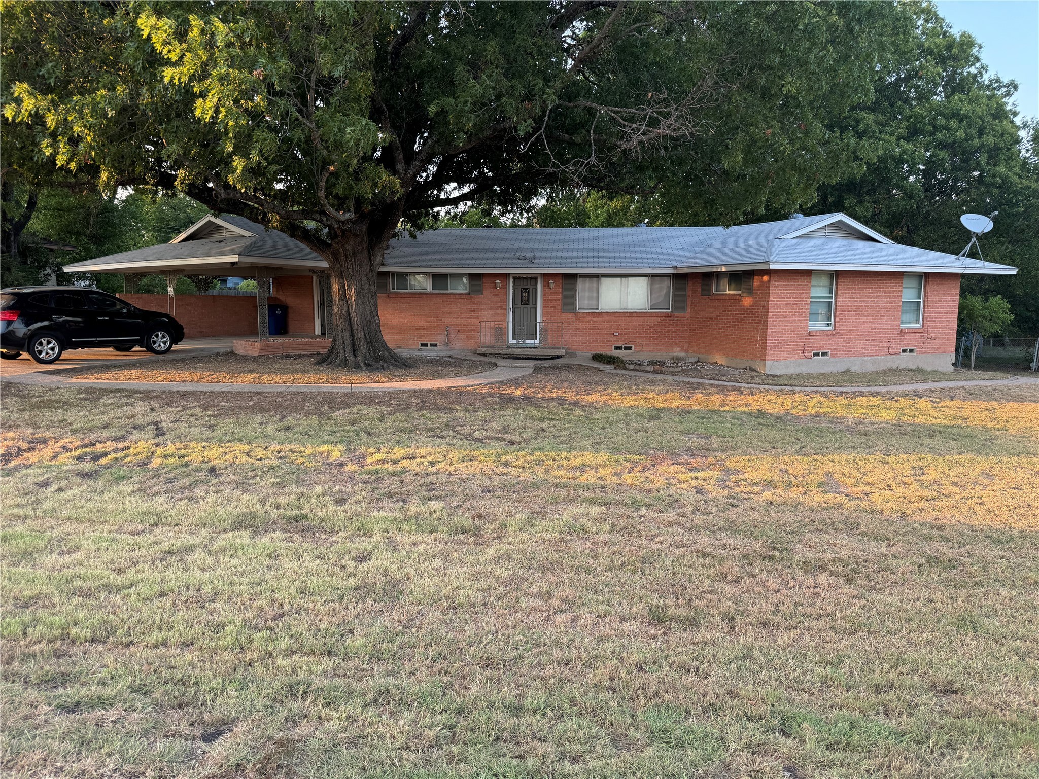 1406 Country Club Road