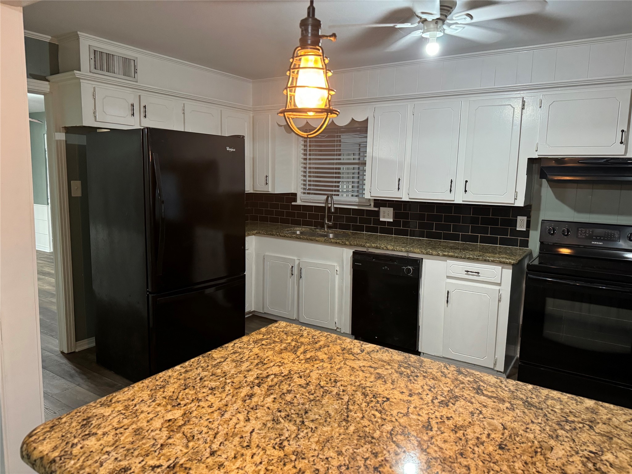 1406 Country Club Road