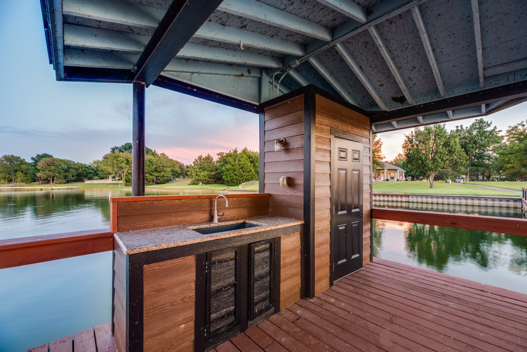 609 Sunset Point
