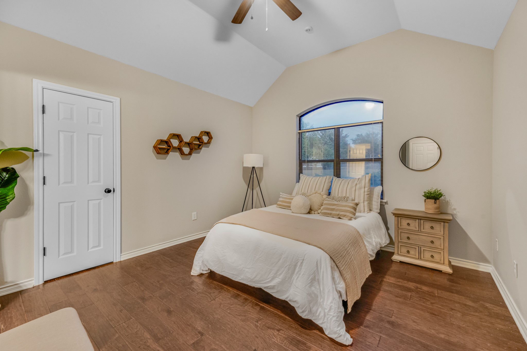 609 Sunset Point