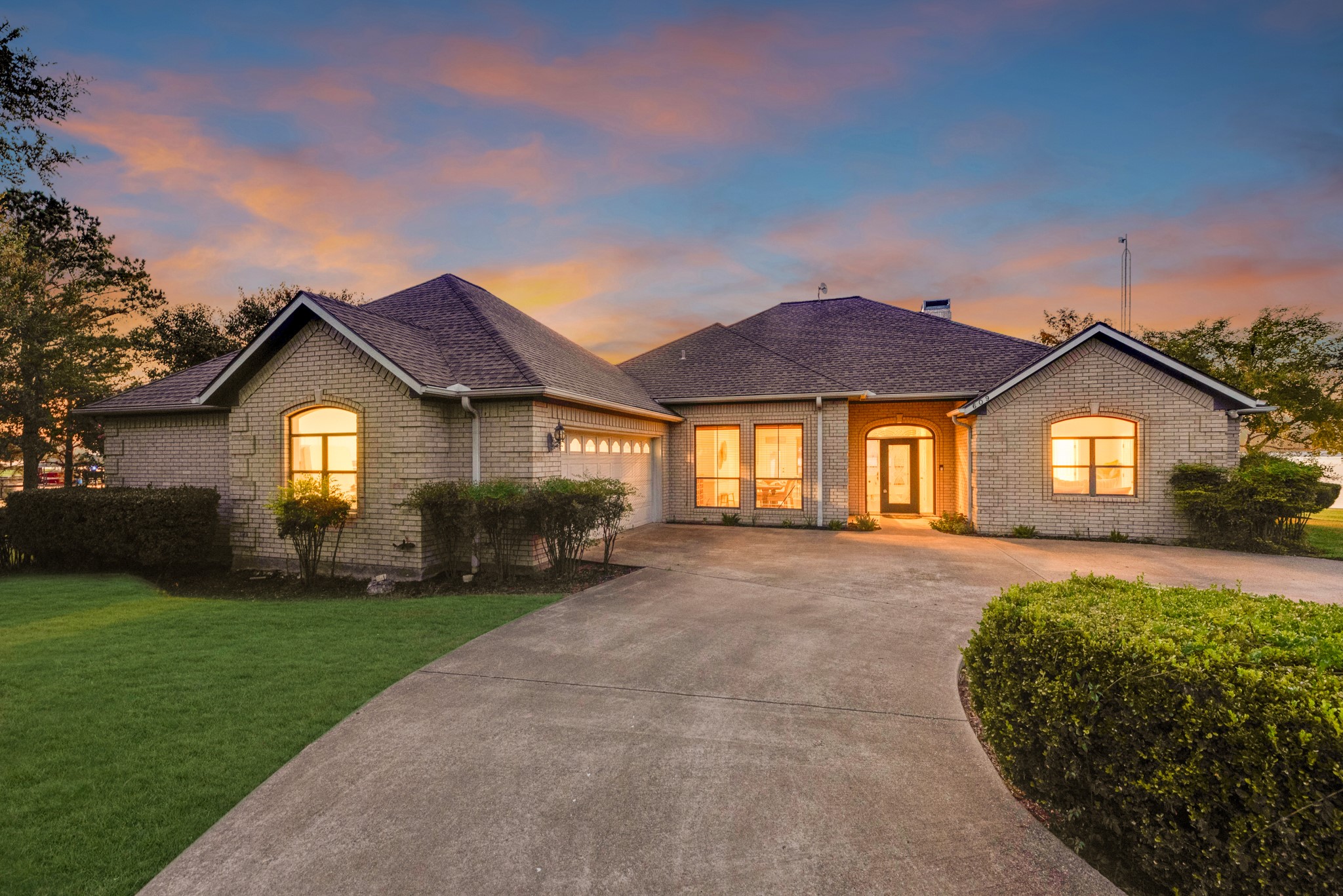 609 Sunset Point