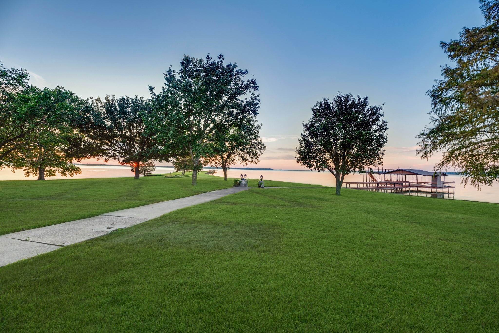 609 Sunset Point