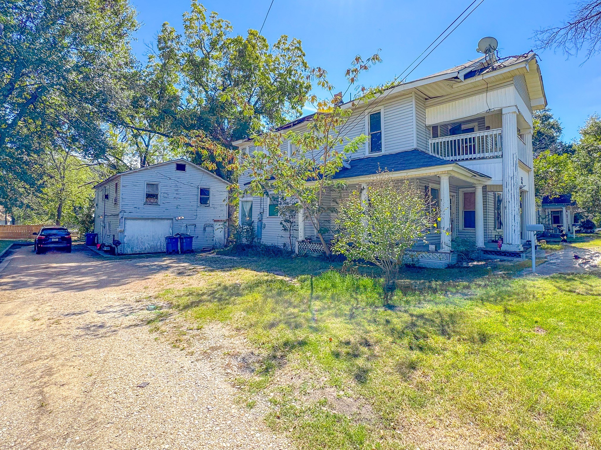 1437 W 4th Avenue