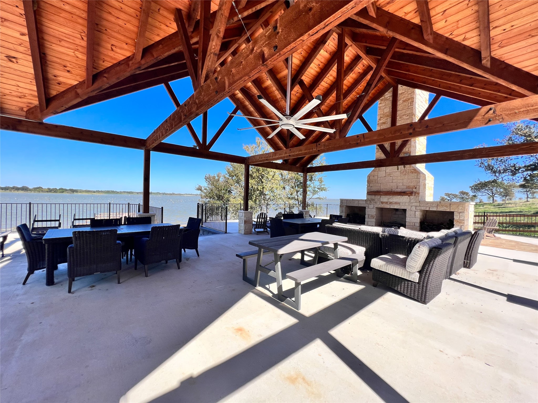 577 Old Peninsula Trail