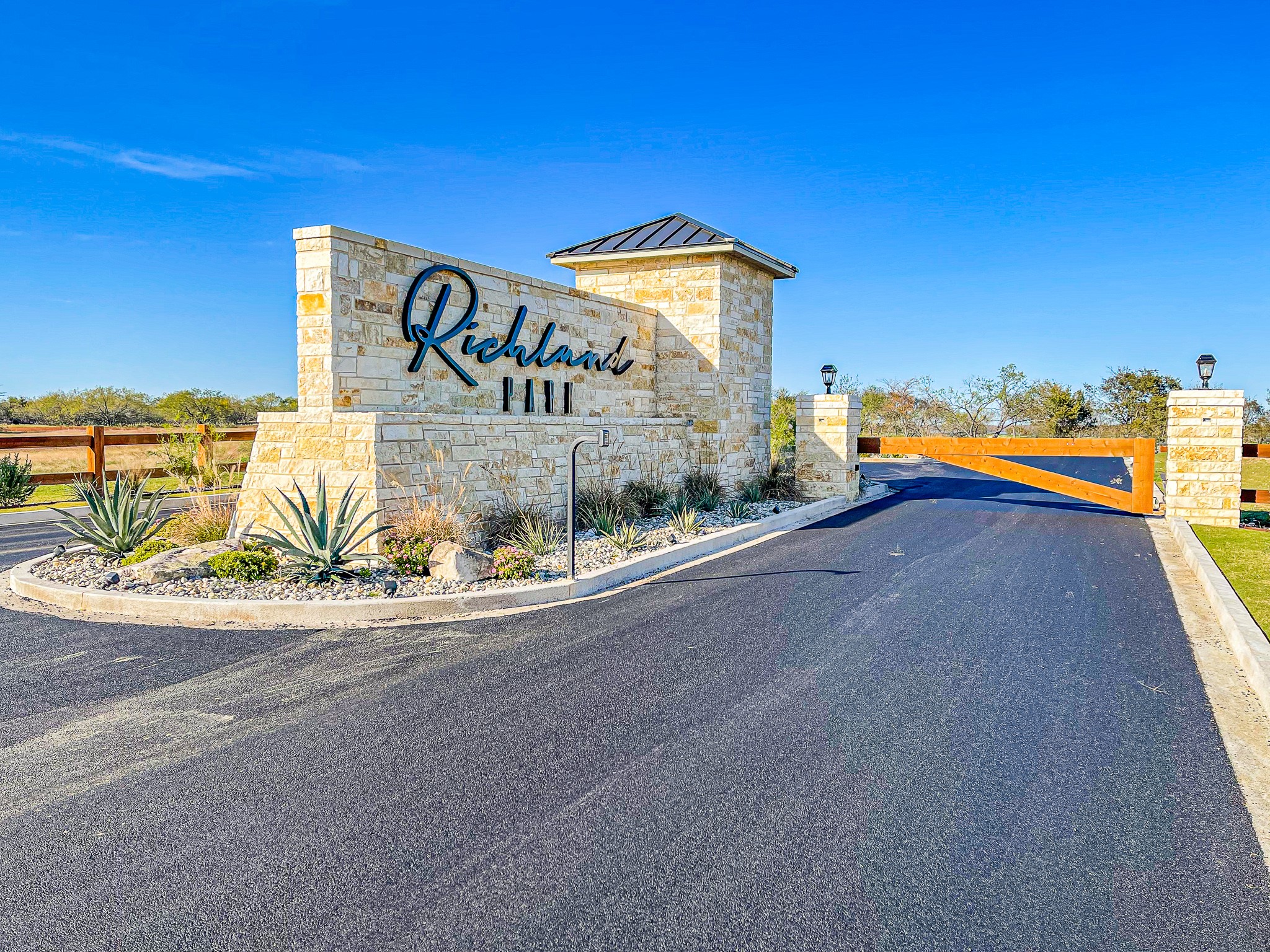 577 Old Peninsula Trail