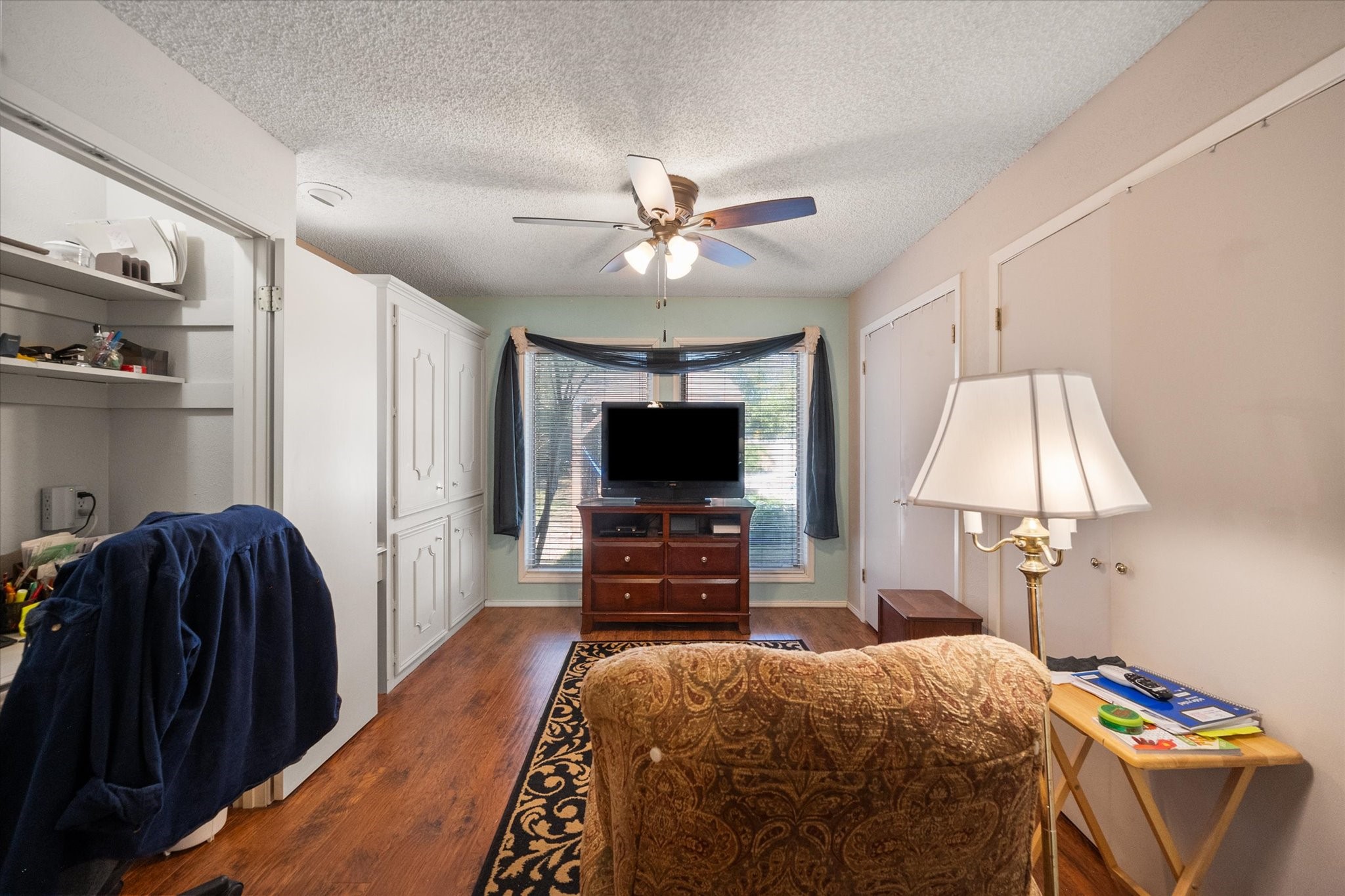 1208 Lexington Square