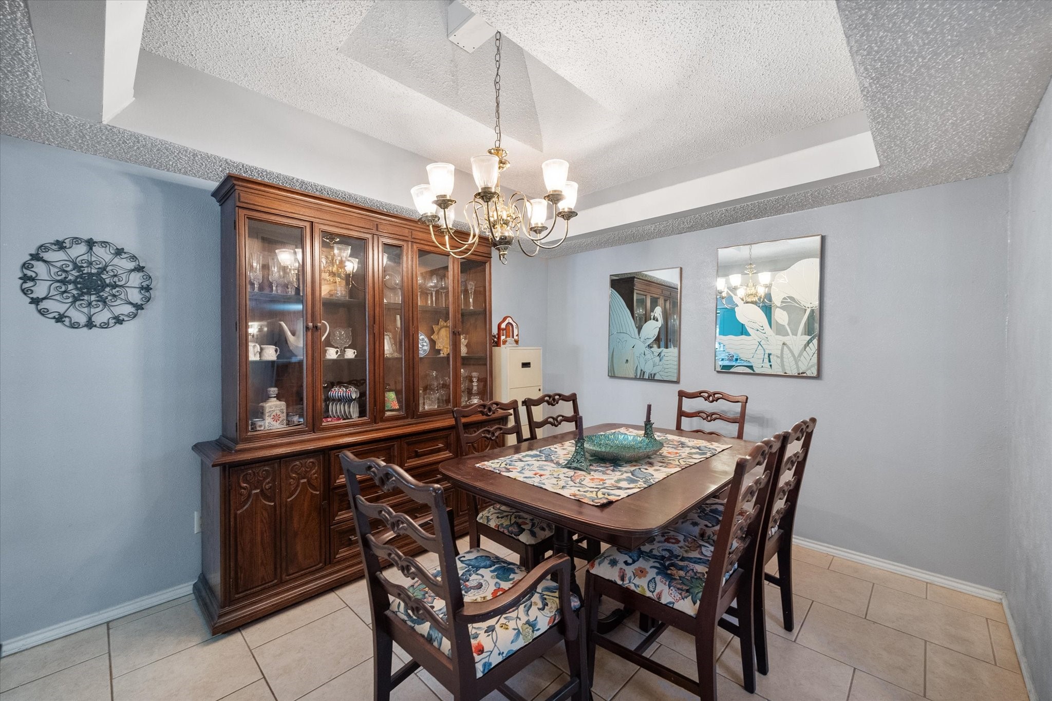 1208 Lexington Square