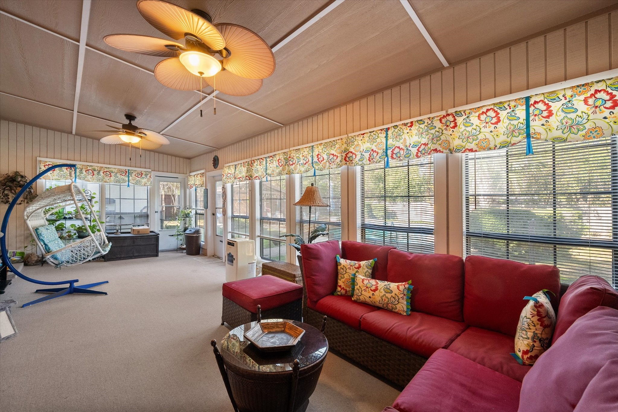 1208 Lexington Square