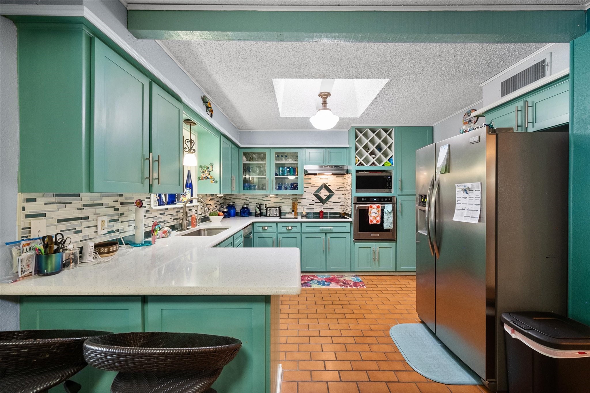 1208 Lexington Square