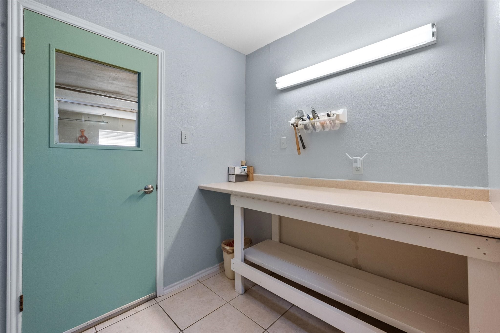 1208 Lexington Square