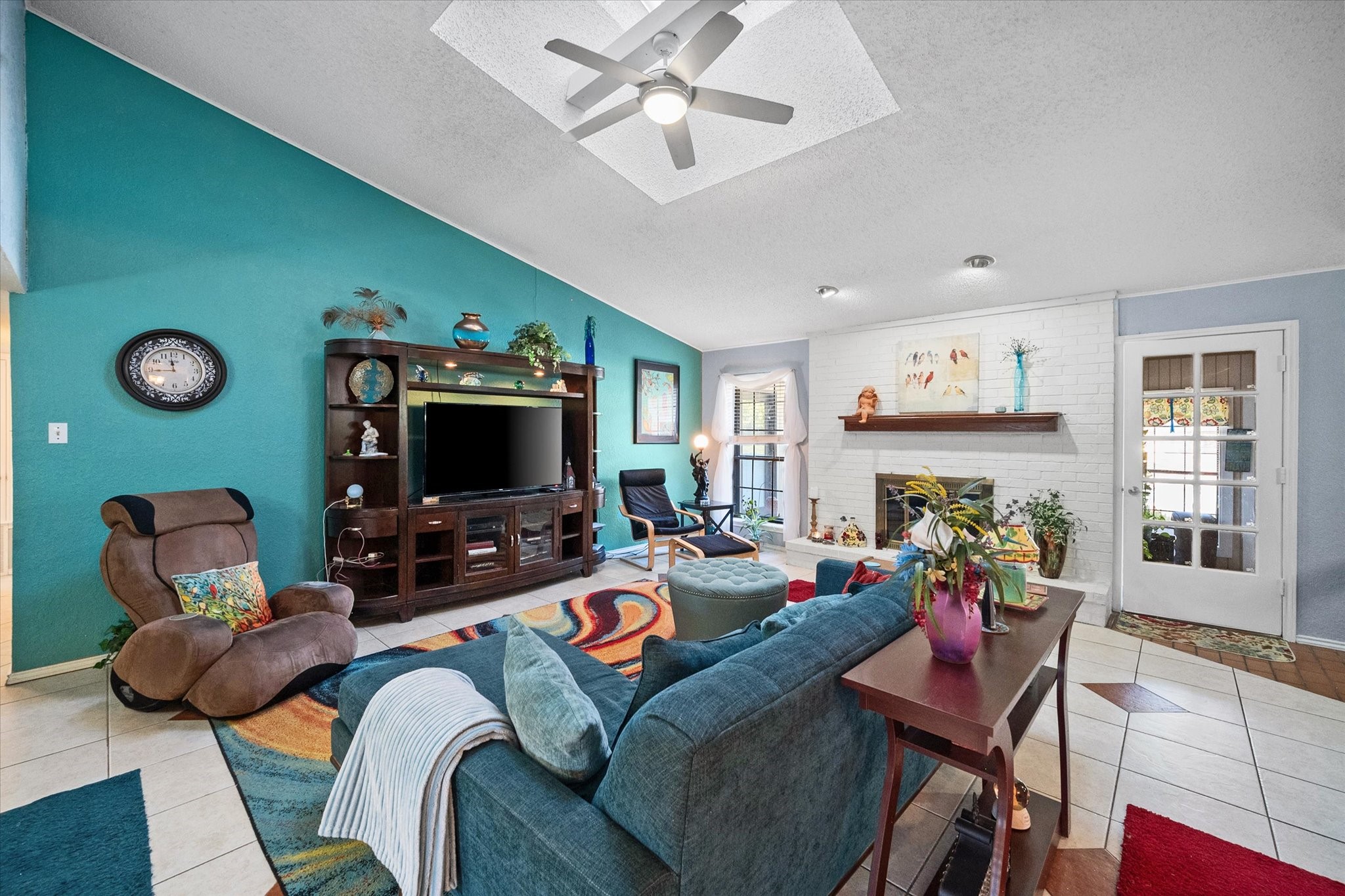 1208 Lexington Square