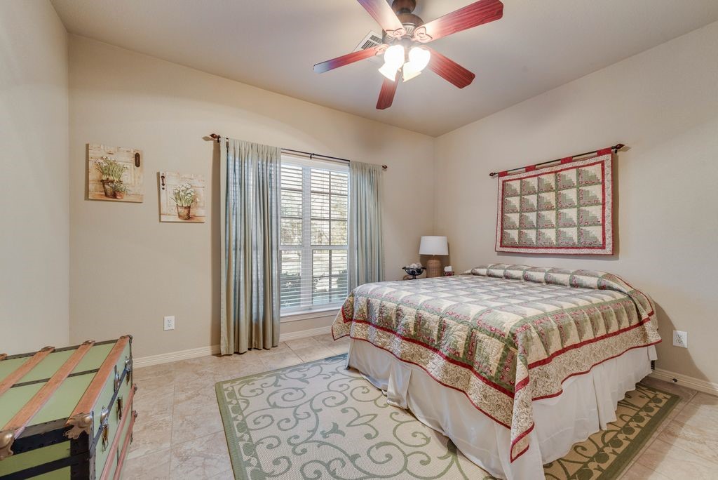140 Pelican Point
