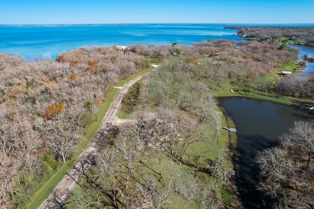 140 Pelican Point