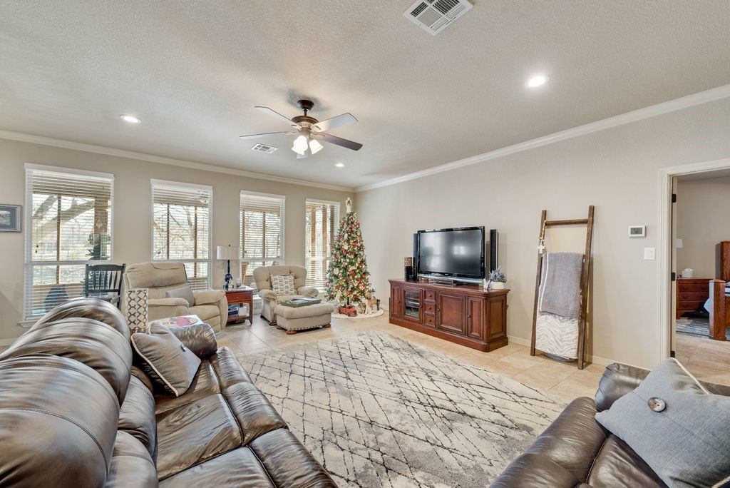 140 Pelican Point