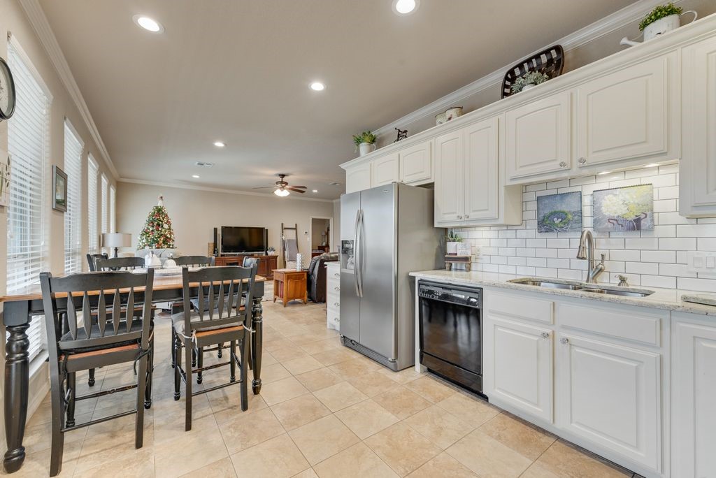 140 Pelican Point