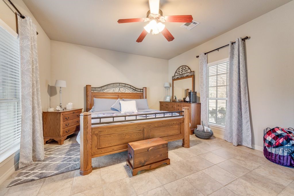 140 Pelican Point