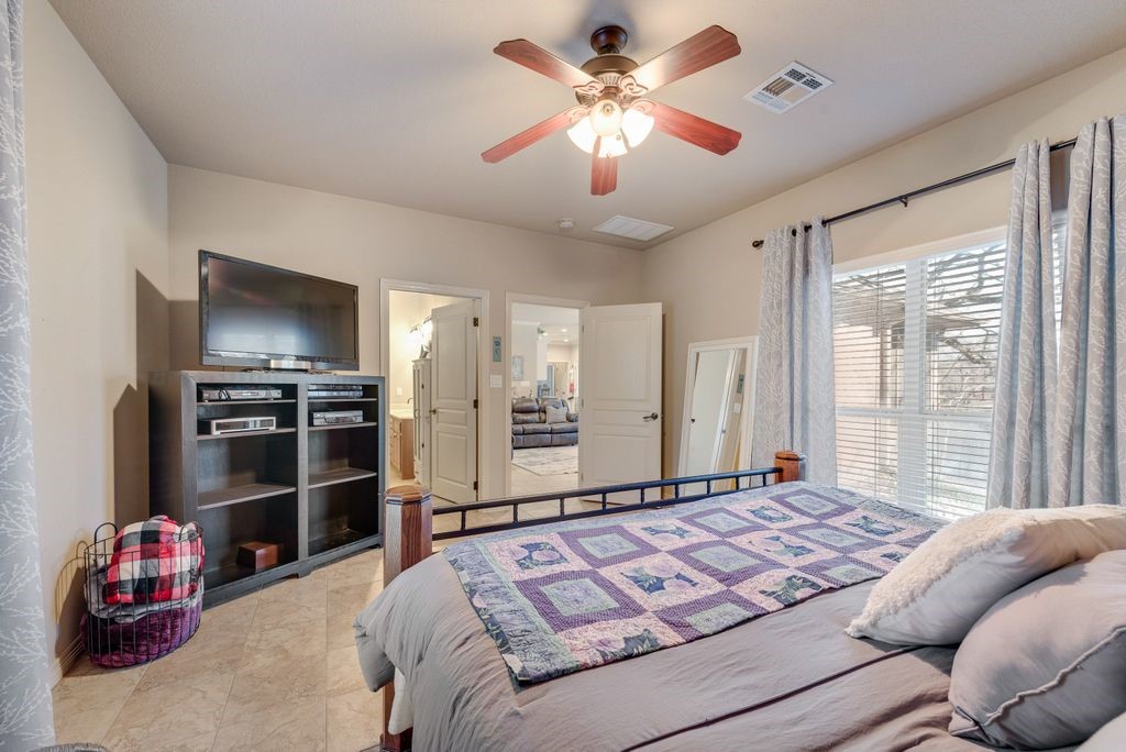140 Pelican Point