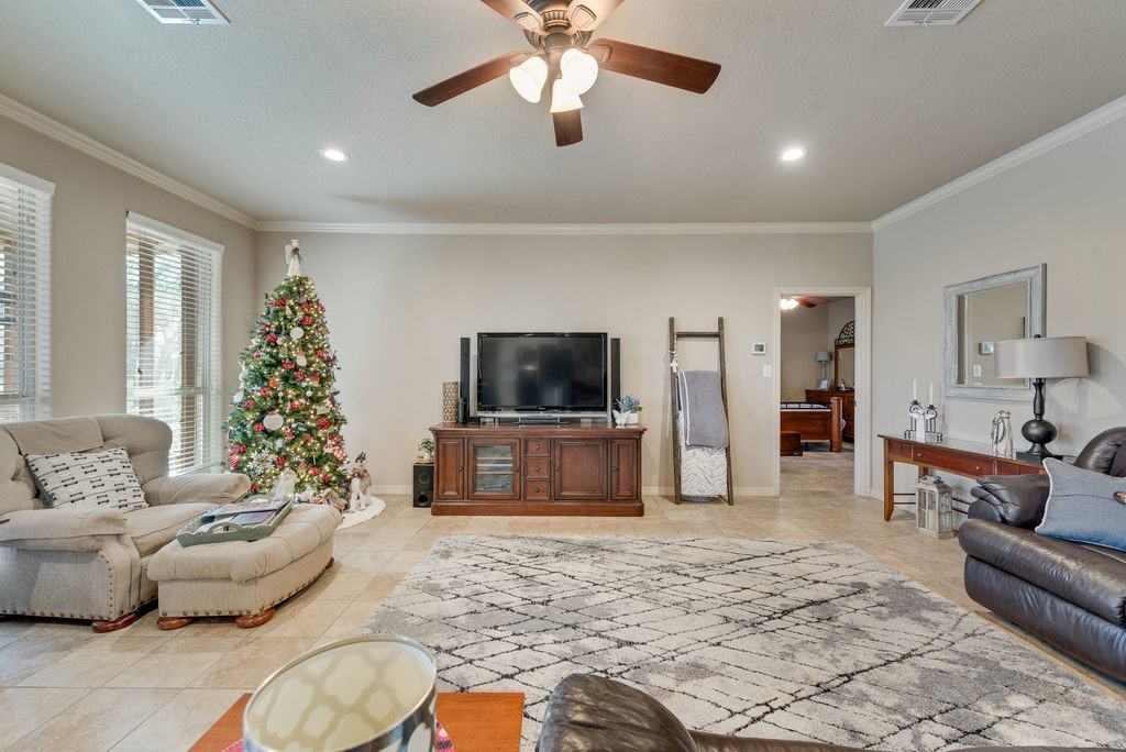 140 Pelican Point