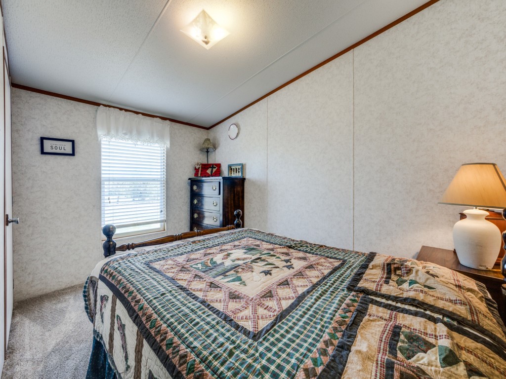 1909 SE County Road 2160