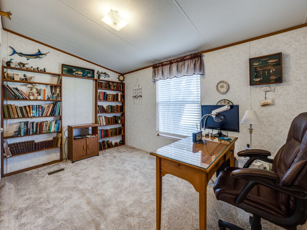 1909 SE County Road 2160