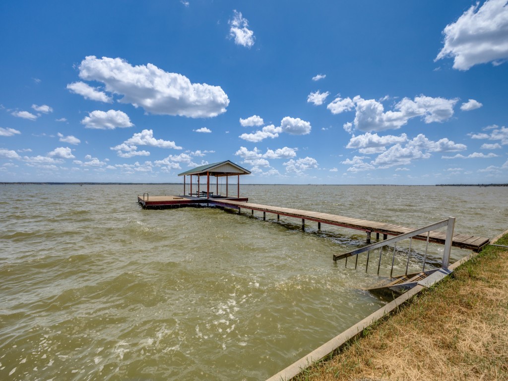 1909 SE County Road 2160