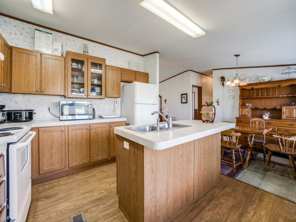 1909 SE County Road 2160