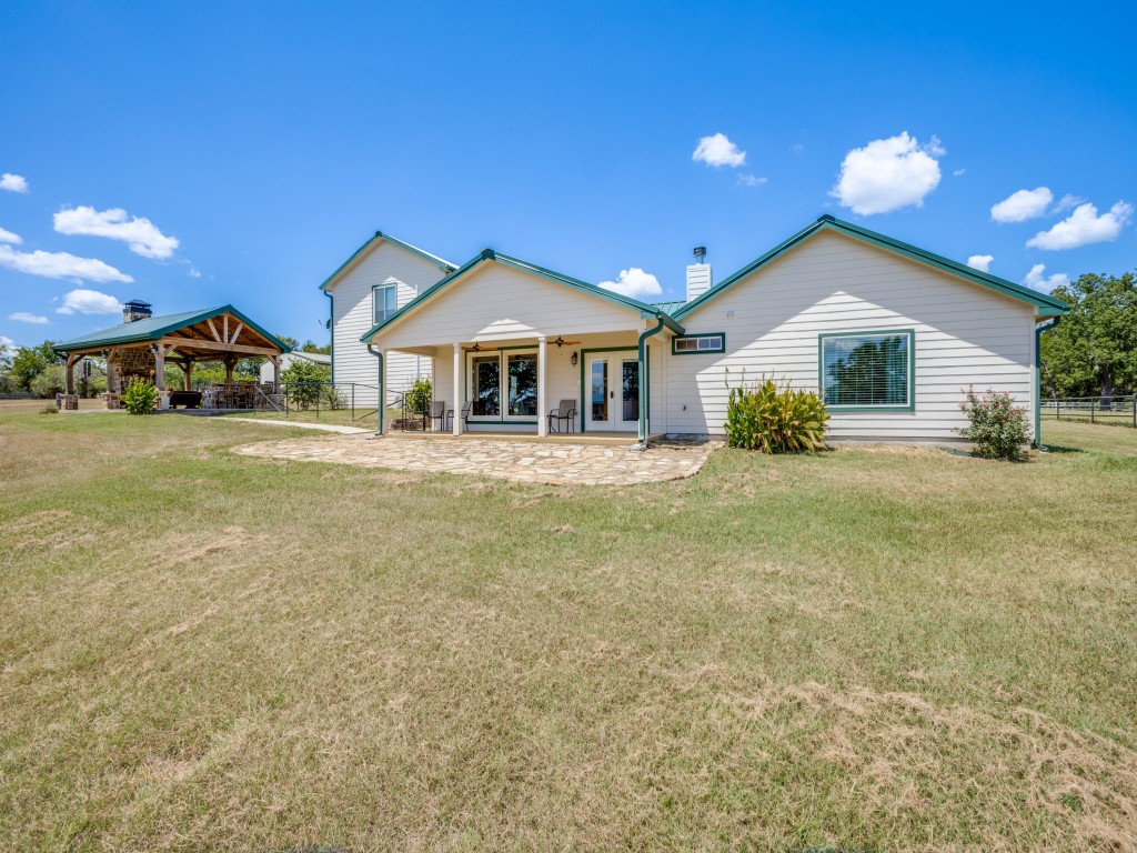 1909 SE County Road 2160