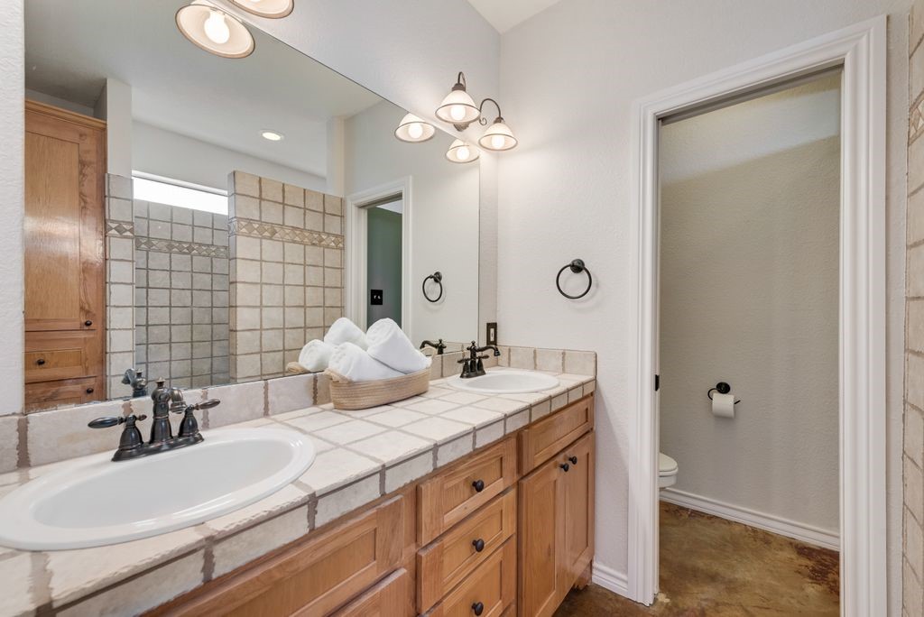 14423 Azure Lane