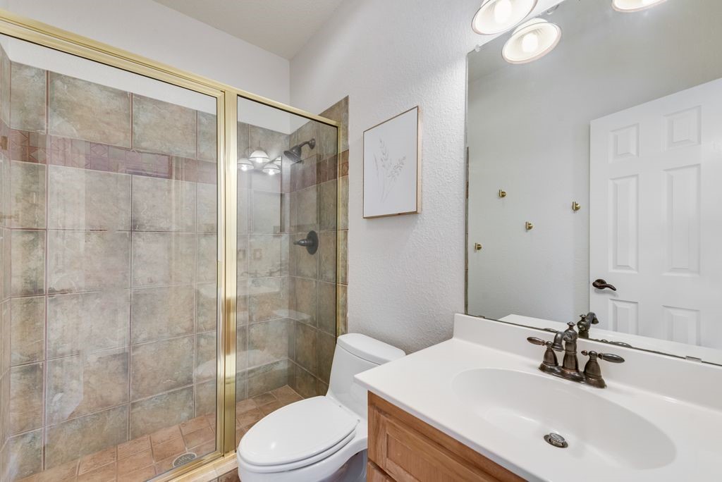 14423 Azure Lane