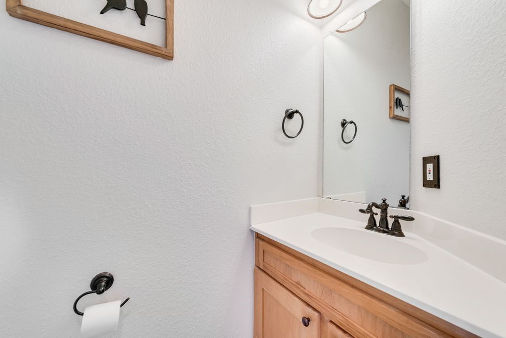 14423 Azure Lane