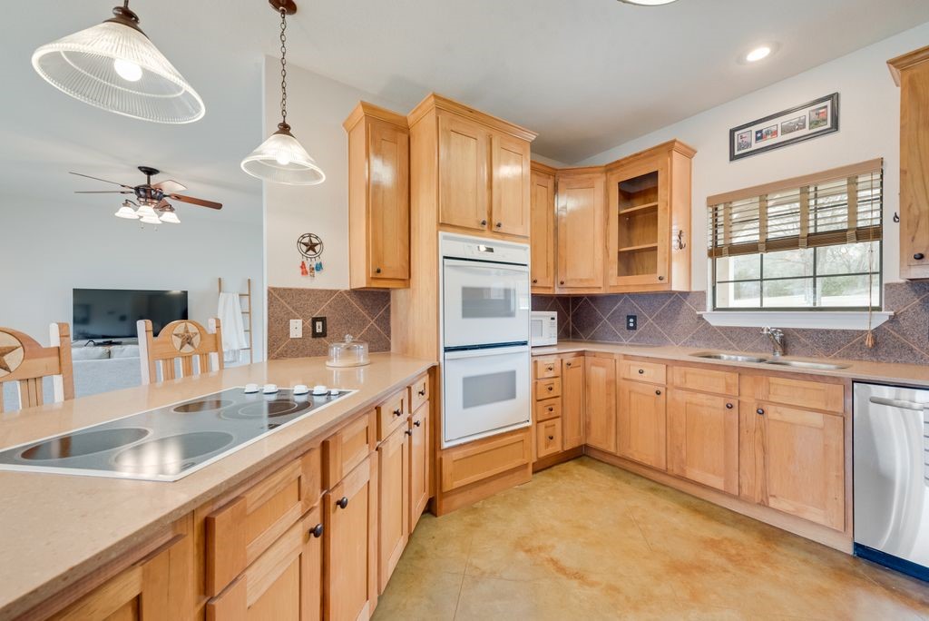 14423 Azure Lane