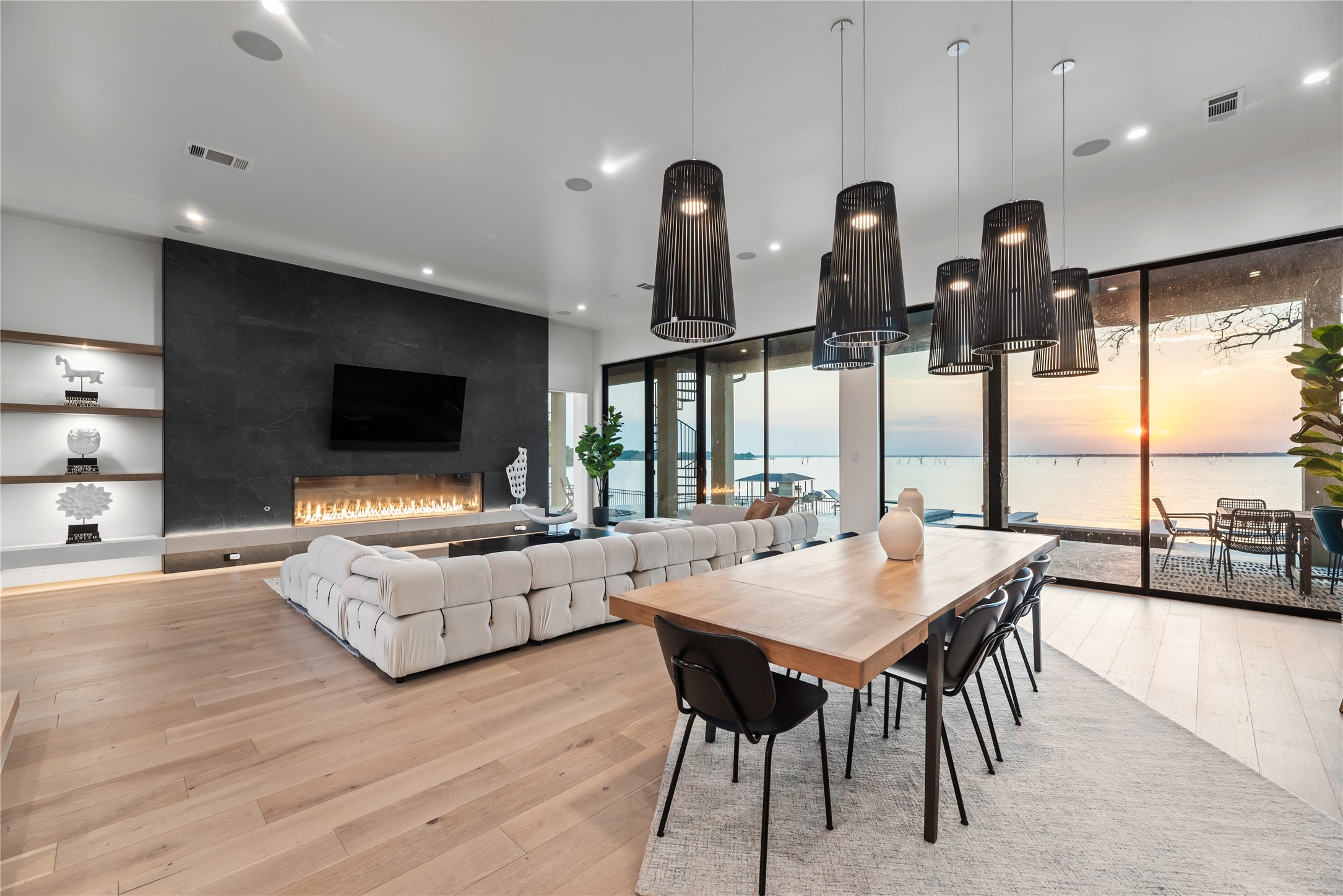 1124 Paradise Cove