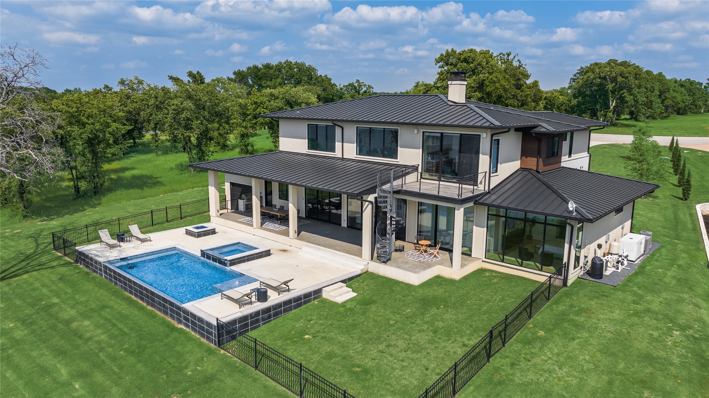1124 Paradise Cove
