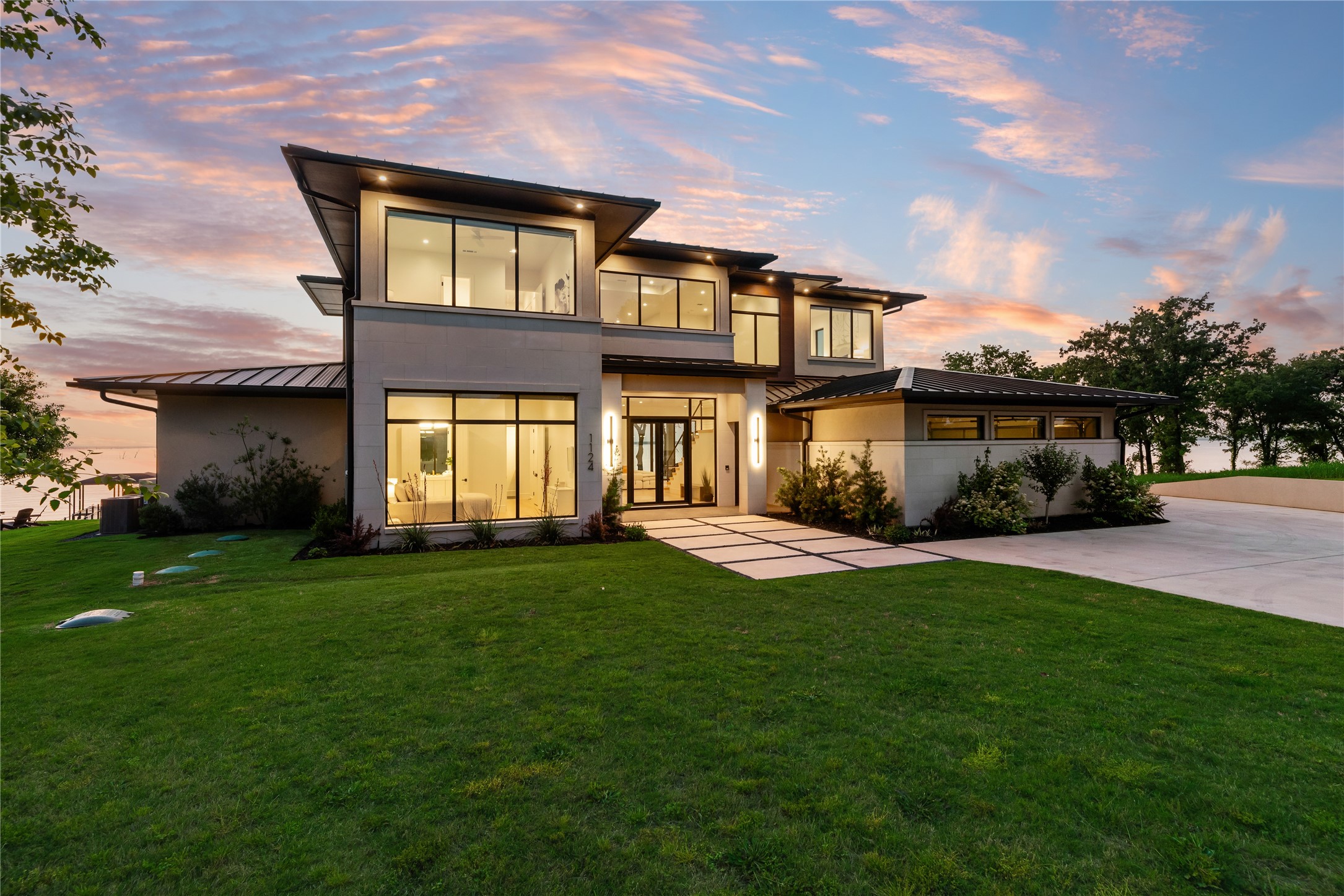 1124 Paradise Cove